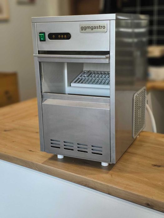 Професионален ледогенератор GGM Gastro EWBH345-N – 24 кг лед/24 ч.
