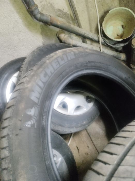 Продавам Гуми 275/50/20