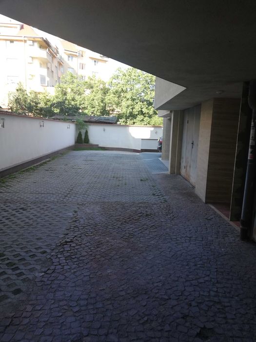 Дава се под наем Гараж / Паркомясто в София, Люлин 9 - 20 кв.м за 109.65 € - Снимка #1