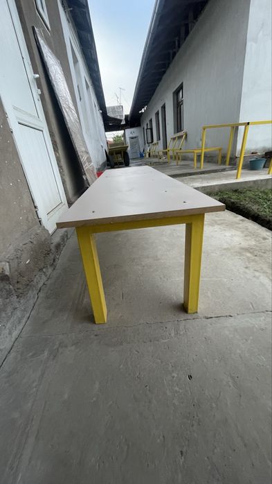 Стол  для  дачи.     качественный