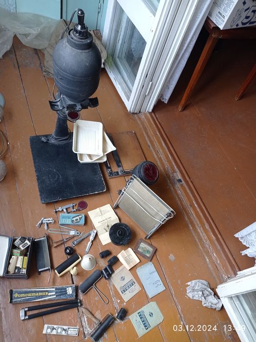 Продам канистры железные и пластмассовые,алюминиевый и разное из дома