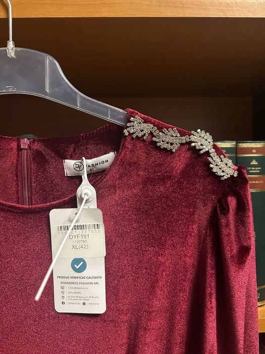 Rochie NOUA CU ETICHETA catifea visinie de ocazie REVELION 2025