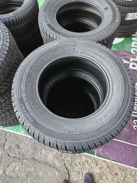 4 Нови бусови гуми 235/65 R16C Continental Van 4Season 121/119Q 10PR
