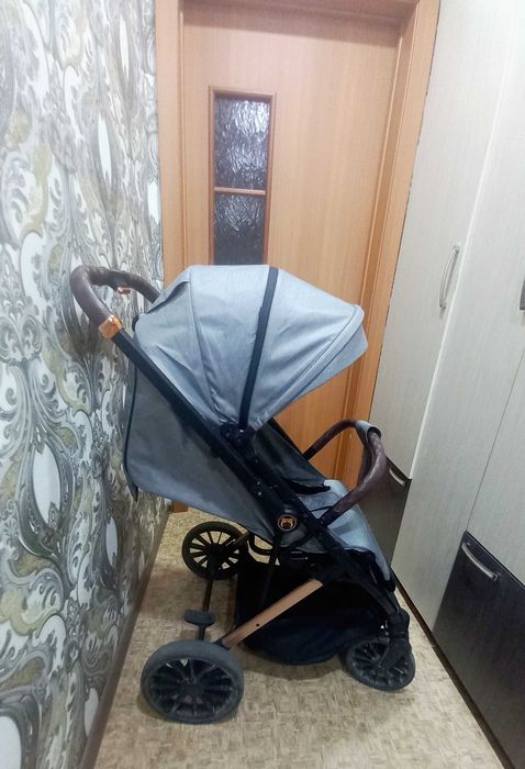 Коляска детская всесезонная