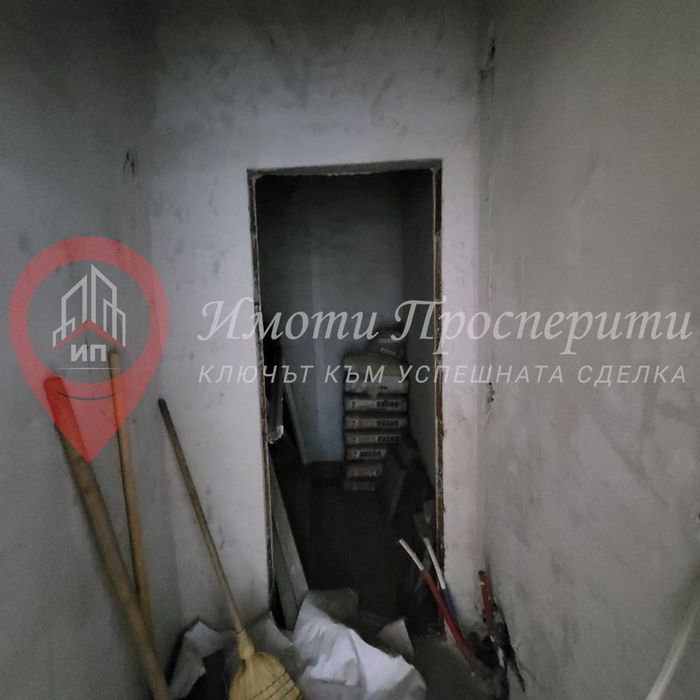 Склад в София-Овча Купел 1 площ 33 цена 150