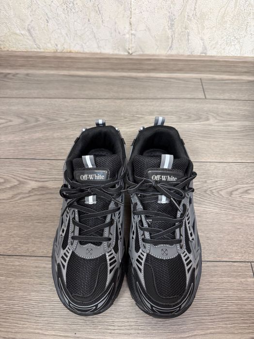 Off-White Be Right Back