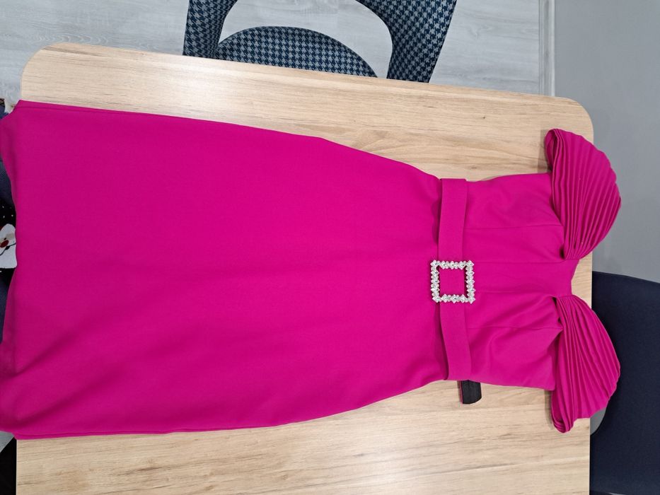 Рокля до коляното