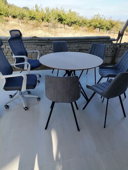 Продавам офис обзавеждане