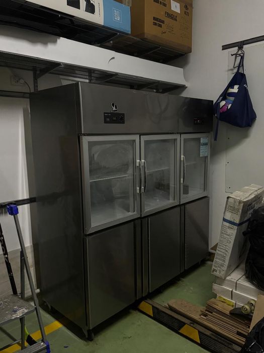 Холодильник большой