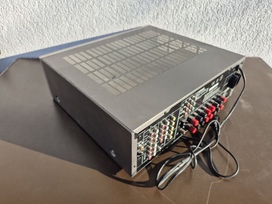 Vând YAMAHA Natural Sound AV RECEIVER RX - V450