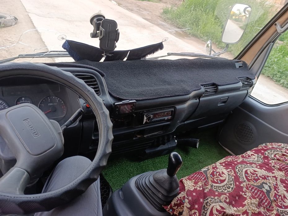 Isuzu 2015 6 ta gaz baloni kuzuv abshivka qilingan ishga tayyor