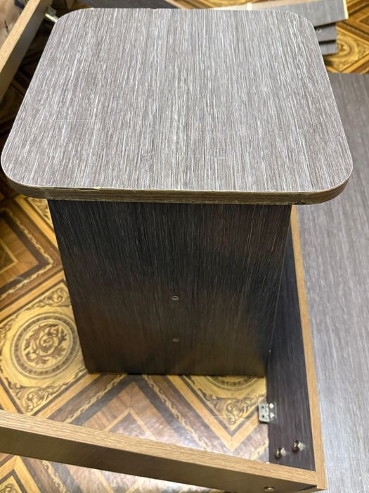 Кухонный стол и 4 стула