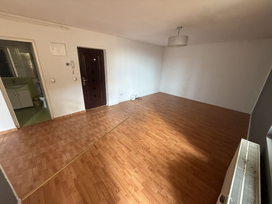 Ofer spre vânzare Apartament 2 camere , Bloc nou , Zona piața mică , Etaj 2