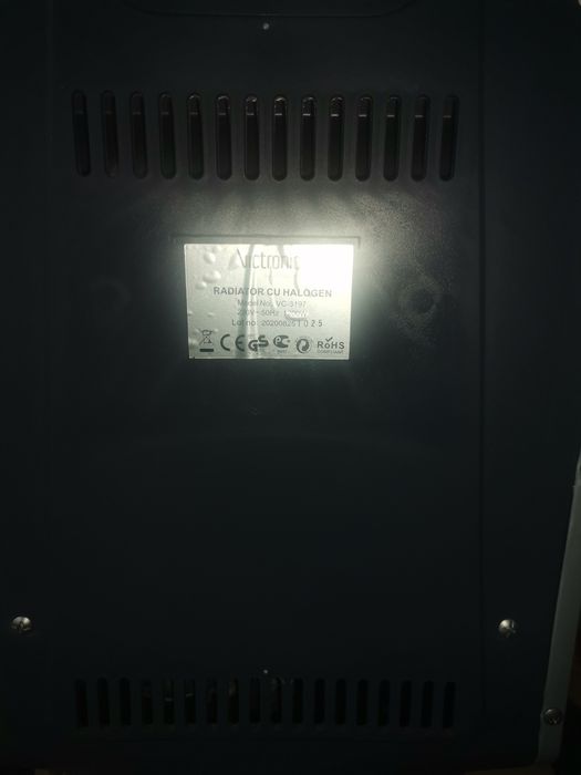 Vând radiator  cu halogen