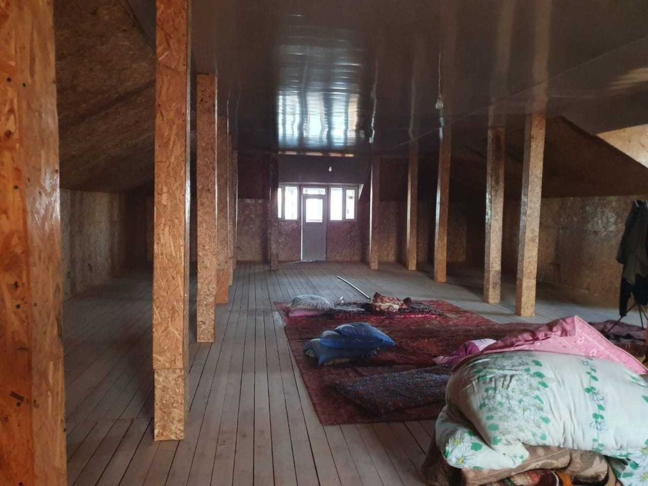 Жер үй сатылады.