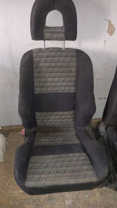 Продам сиденья б/у комплект