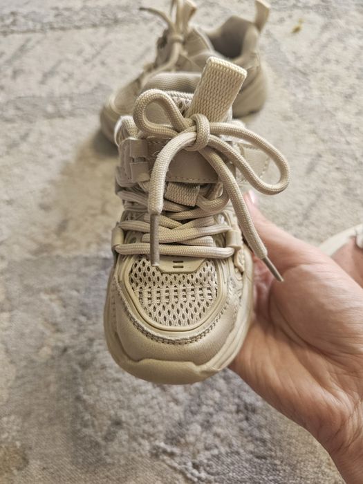 Продам красовки 2000