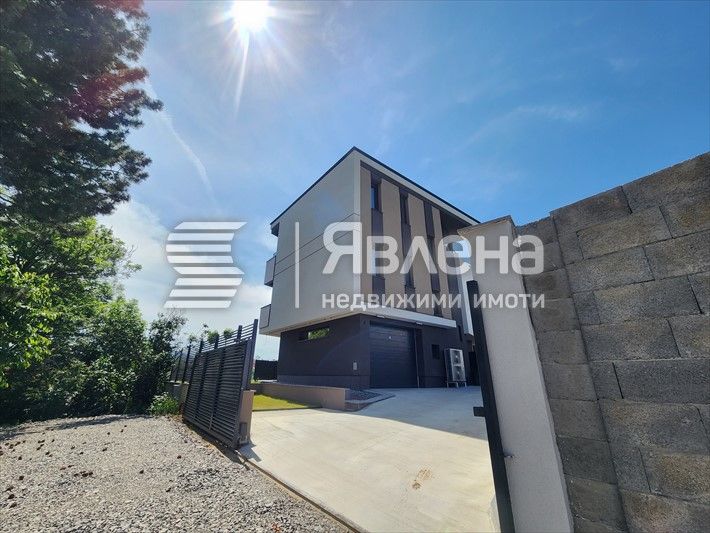 Продава се Къща в с. Панчарево, Област София-град - 335 кв.м за 1881 €/кв.м - Снимка #2