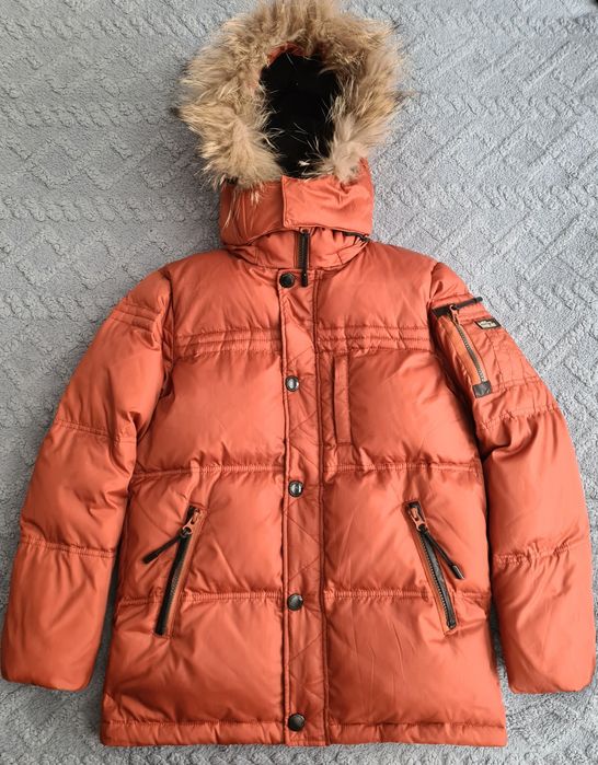 Зимний пуховик на мальчика в отличном состоянии брендовый