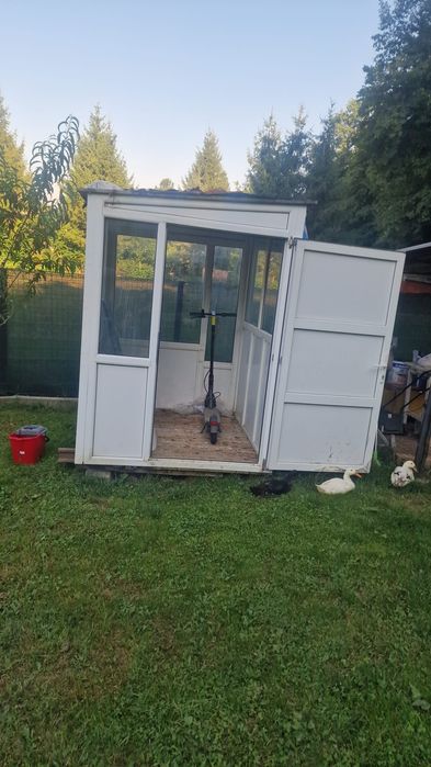 Baracă din termopan