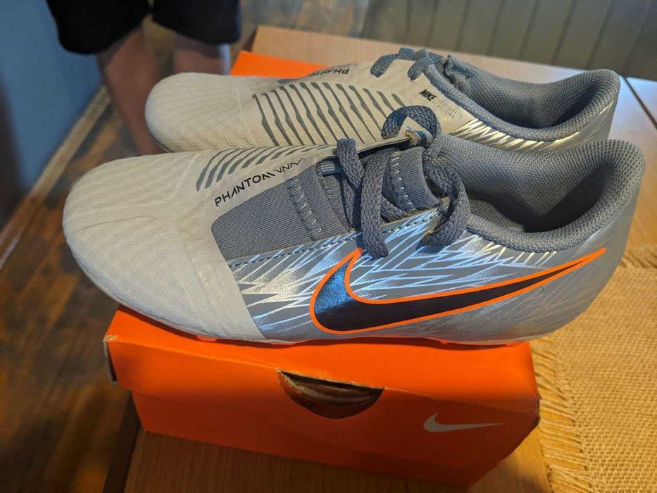 Детски калеври NikeSkin Phantom Venom 31.5 номер