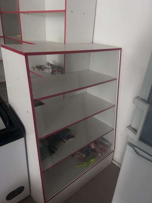 Полки для магазина и тд