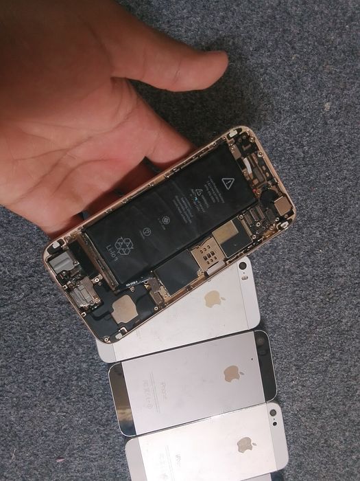 Telefonlar zapchasga beriladi  iphone 4,5,5s,6s ipad  5,5s zapchasga