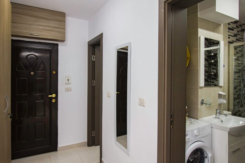 Vând Apartament 3 camere complet renovat zona  Cireșica , Constanța  Ideal locuință sau investiție