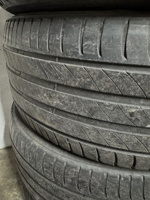 Vand cauciucuri de vara michelin 245/45/18