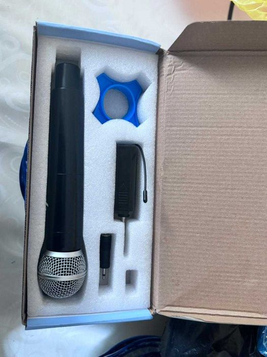 Настенные колонки, микшер, чехлы, проекторный экран, светомузыка