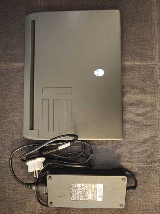 Alienware m15 R7 -165hz / i7 12700h / RTX 3060 140w / 16 Ram / 512 SSD