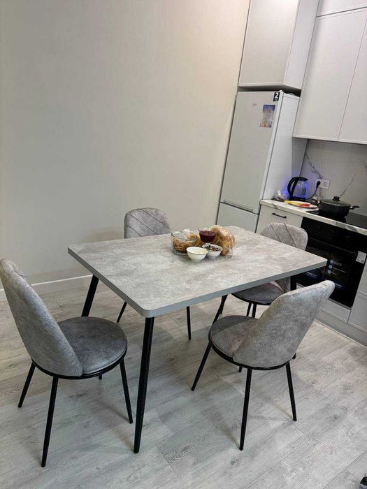 Столы и стулья со склада