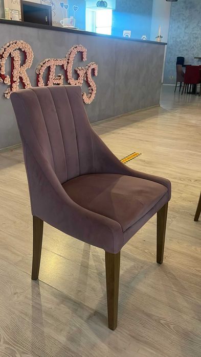 Vând 25 de scaune Horeca