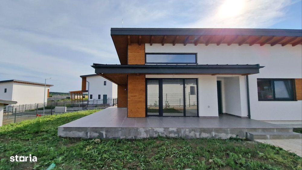 Vanzare Vila Pompa Caldura si Panouri | Green Future Snogov | Vedere L