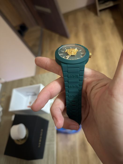 Versace мъжки нов оригинален часовник