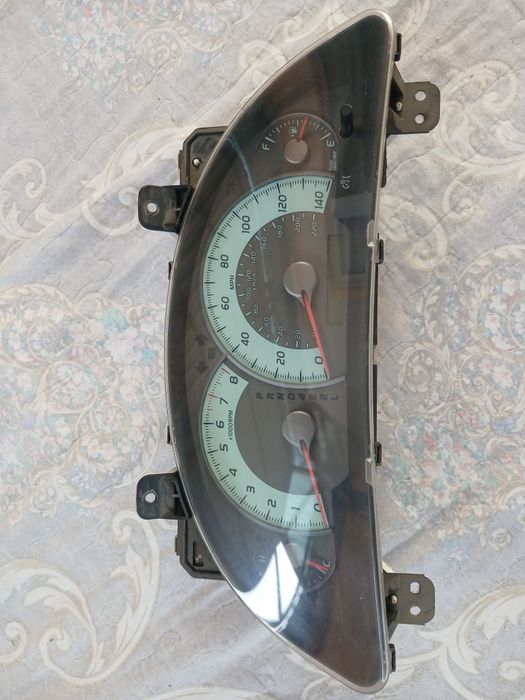 Продам щиток прибор от Камри 40