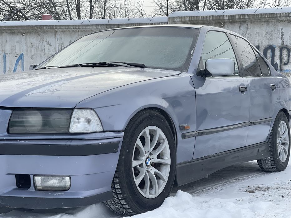 BMW 325 e36 седан