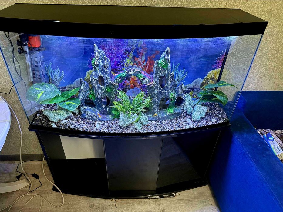 Продаётся аквариум 250 литров