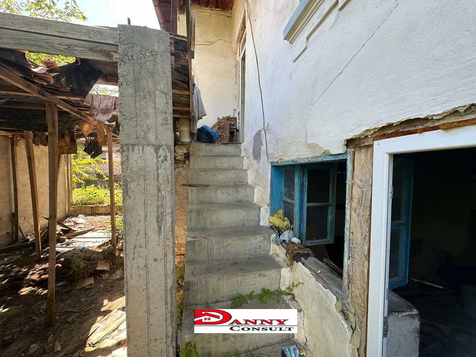 Къща с 1700 кв.м. двор в с. Мусина, обл. Велико Търново