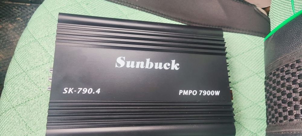 Усилител 4 - × канальный PMPO 7900w