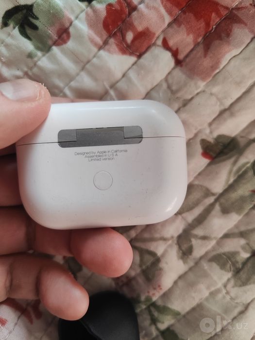 Продаются AirPods Pro Limited Series