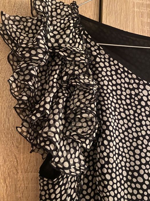 Rochite de vara din voal. Cea neagra este Zara