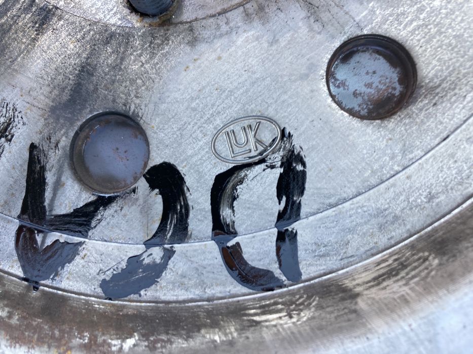 Демпферен съединител за Тойота  Авенсис и Корола Версо 2.2 DCAT 177кс