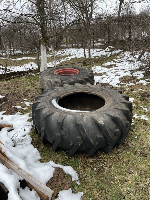 Vând cauciucuri 23.1/30 cu jante și fără jante