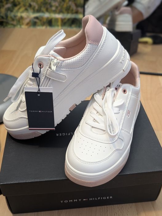 Tommy Hilfiger damă noi