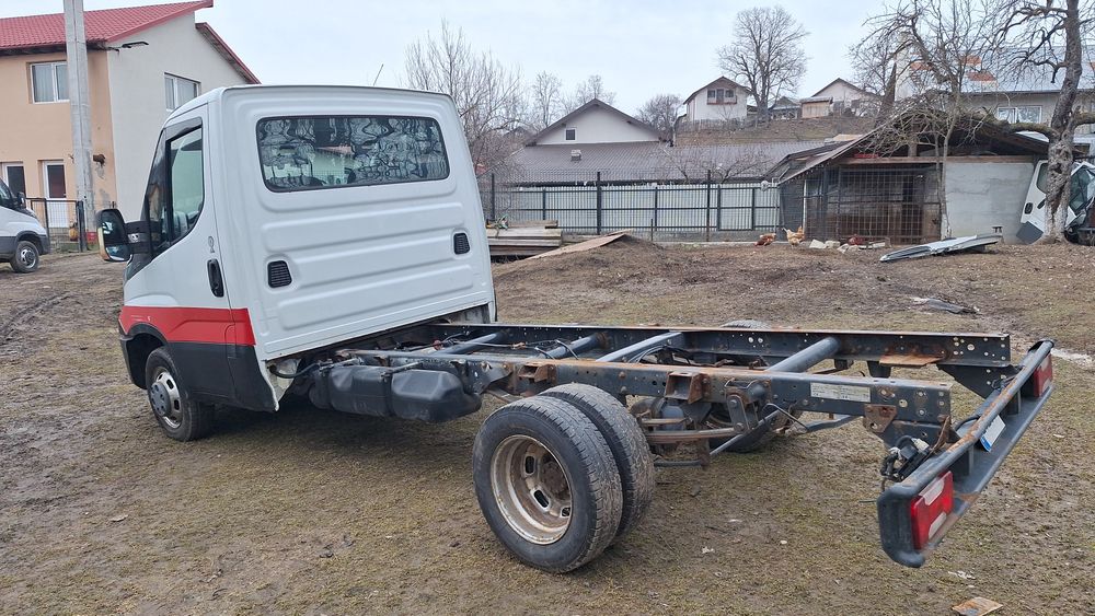 Vînd iveco autosasiu