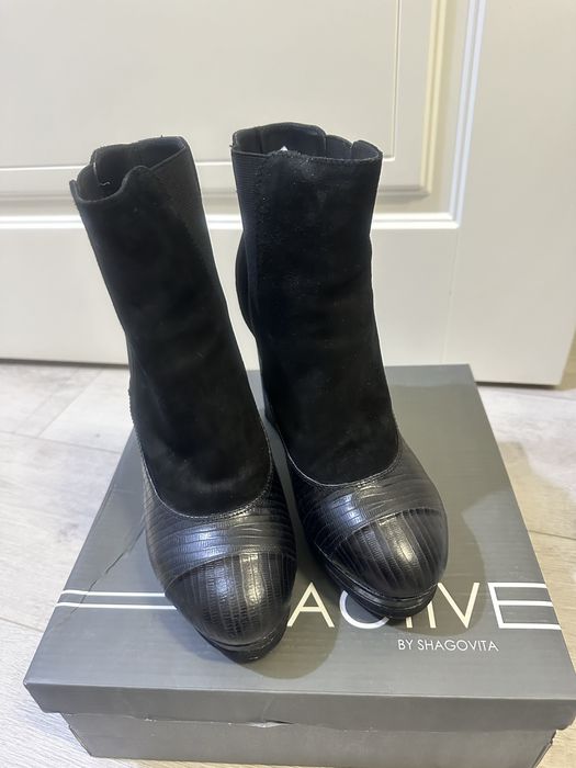 Замшевые ботильоны Chanel 38 рр