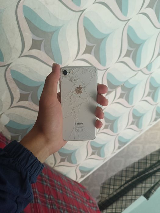 iPhone 8 20тыс тг