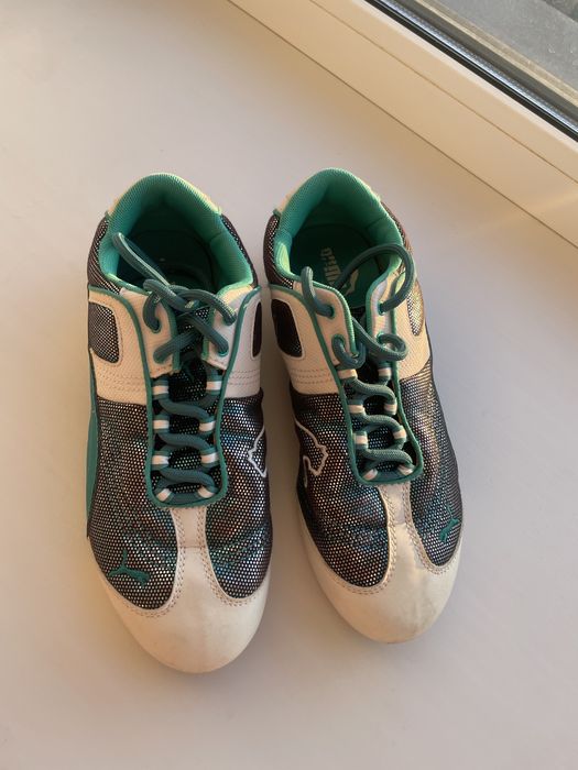 Продам кроссовки