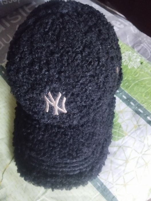 Продам кепку.в отличном состоянии..два раза одевала